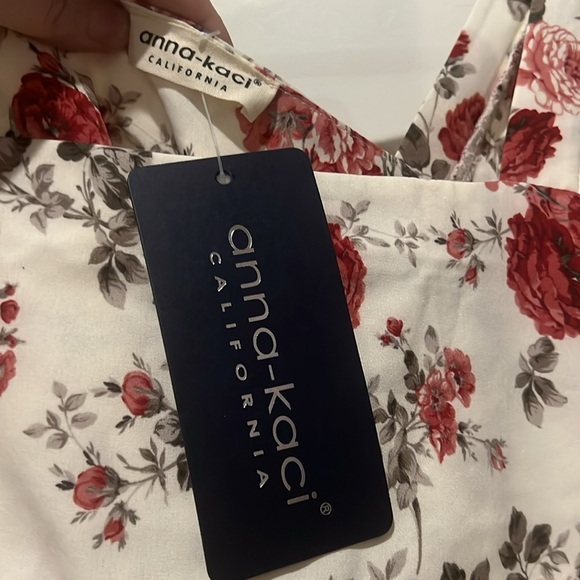 ANNA-KACI CALIFORNIA WHITE FLORAL EMPIRE WAIST SLEEVELESS DRESS - Picture 8 of 9